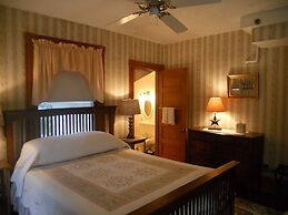 Night Swan Intracoastal B&B