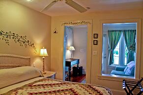 Night Swan Intracoastal B&B
