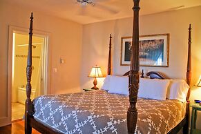 Night Swan Intracoastal B&B