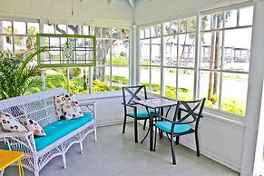 Night Swan Intracoastal B&B