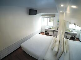 Clover Hotel City Center