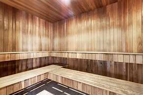 Corporate Stays 50 Laurier Apartment