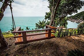 AmaresA Resort & Skybar