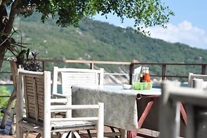 AmaresA Resort & Skybar