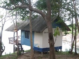 AmaresA Resort & Skybar