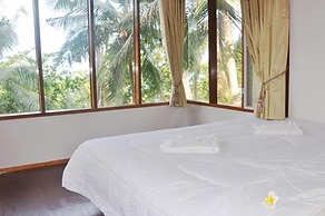 AmaresA Resort & Skybar