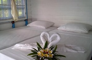 AmaresA Resort & Skybar