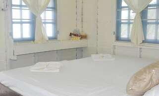 AmaresA Resort & Skybar