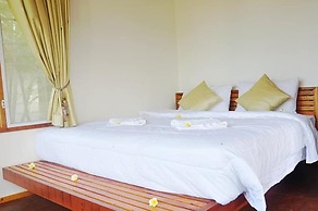 AmaresA Resort & Skybar