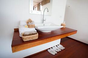 AmaresA Resort & Skybar