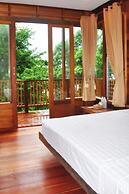 AmaresA Resort & Skybar