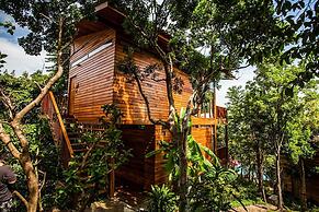 AmaresA Resort & Skybar