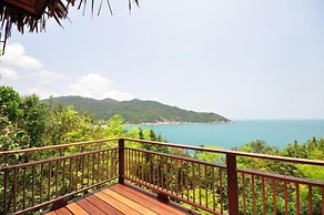 AmaresA Resort & Skybar