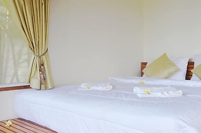 AmaresA Resort & Skybar