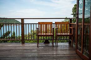 AmaresA Resort & Skybar