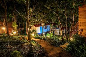 AmaresA Resort & Skybar