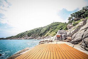 AmaresA Resort & Skybar