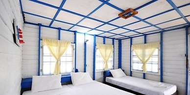 AmaresA Resort & Skybar