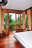 AmaresA Resort & Skybar