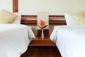 AmaresA Resort & Skybar