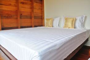 AmaresA Resort & Skybar