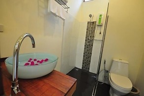 AmaresA Resort & Skybar