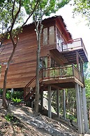 AmaresA Resort & Skybar