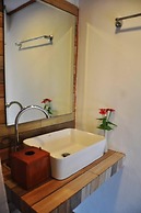 AmaresA Resort & Skybar