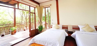 AmaresA Resort & Skybar