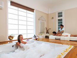 Lykia Botanika Beach & Fun Club