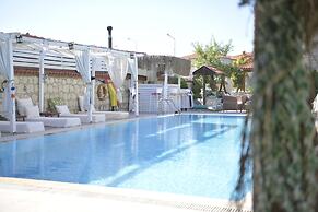 Kemerlihan Deluxe Hotel