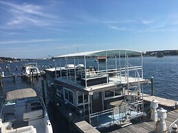 Island Houseboat