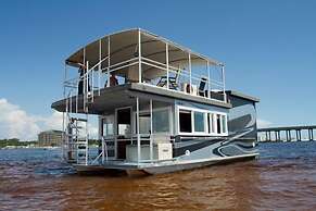 Island Houseboat