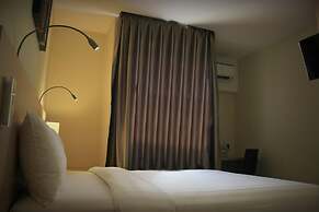 Biz Hotel Batam