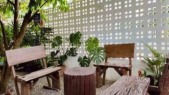 Maikaew Damnoen Resort