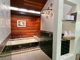 Maikaew Damnoen Resort