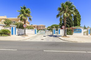 Lakeside Country Club