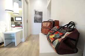 Tullia e Prisca Relais