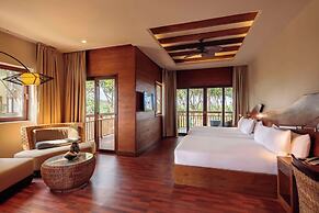 Indura Beach & Golf Resort, Curio Collection by Hilton