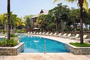 Indura Beach & Golf Resort, Curio Collection by Hilton