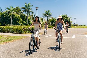 Indura Beach & Golf Resort, Curio Collection by Hilton