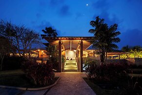 Indura Beach & Golf Resort, Curio Collection by Hilton