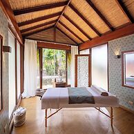 Indura Beach & Golf Resort, Curio Collection by Hilton