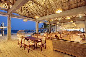 Indura Beach & Golf Resort, Curio Collection by Hilton