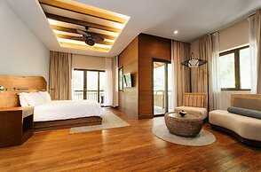 Indura Beach & Golf Resort, Curio Collection by Hilton