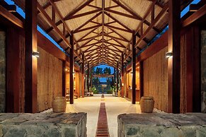 Indura Beach & Golf Resort, Curio Collection by Hilton