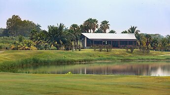 Indura Beach & Golf Resort, Curio Collection by Hilton