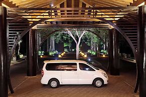 Indura Beach & Golf Resort, Curio Collection by Hilton