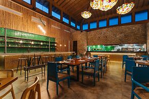 Indura Beach & Golf Resort, Curio Collection by Hilton