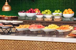 Indura Beach & Golf Resort, Curio Collection by Hilton